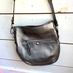 B Makowsky Silver Leather Crossbody w/Leopard Print Lining- zip Closure- travel